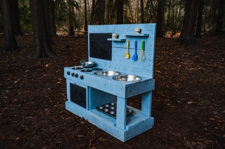 custom built mud kitchen mudkitchen artisan woodwork